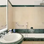 Hotell Grand Santa Lucia