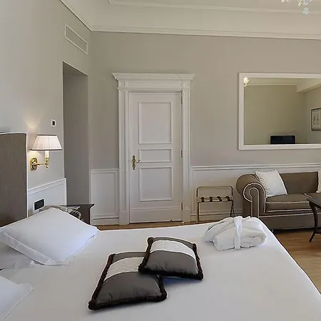 Hotel Grand Santa Lucia