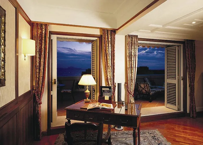 グランド サンタ ルチア ホテル ナポリ