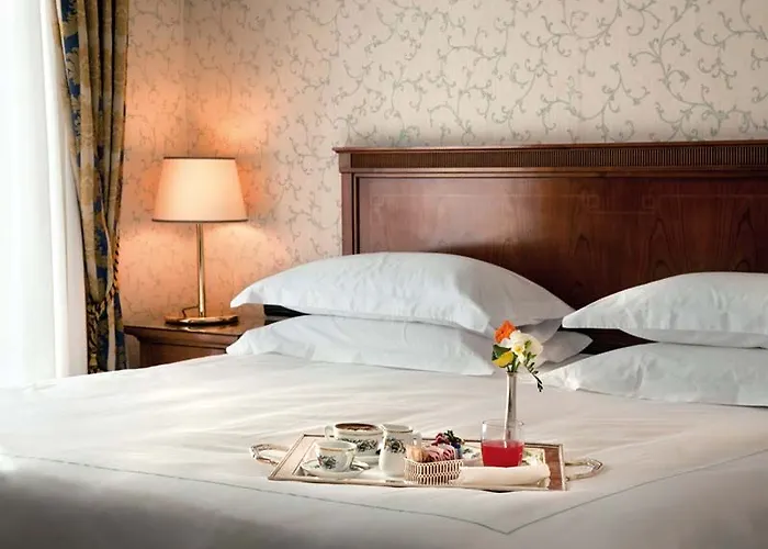 グランド サンタ ルチア 4* ナポリ