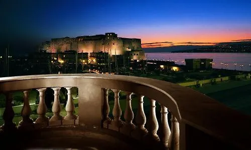 グランド サンタ ルチア ナポリ